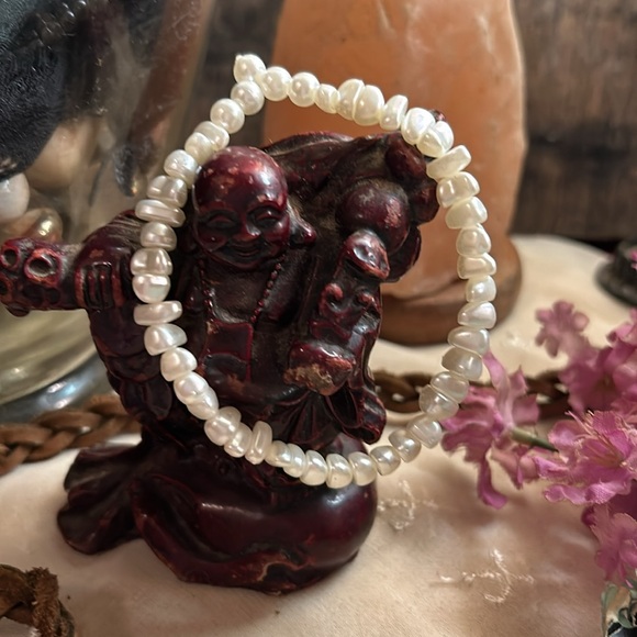 White 2 row necklace & bracelet - Picture 2 of 8